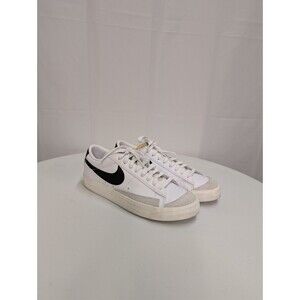 Nike Women's Blazer Low 77 White/Black *Size 8.5*